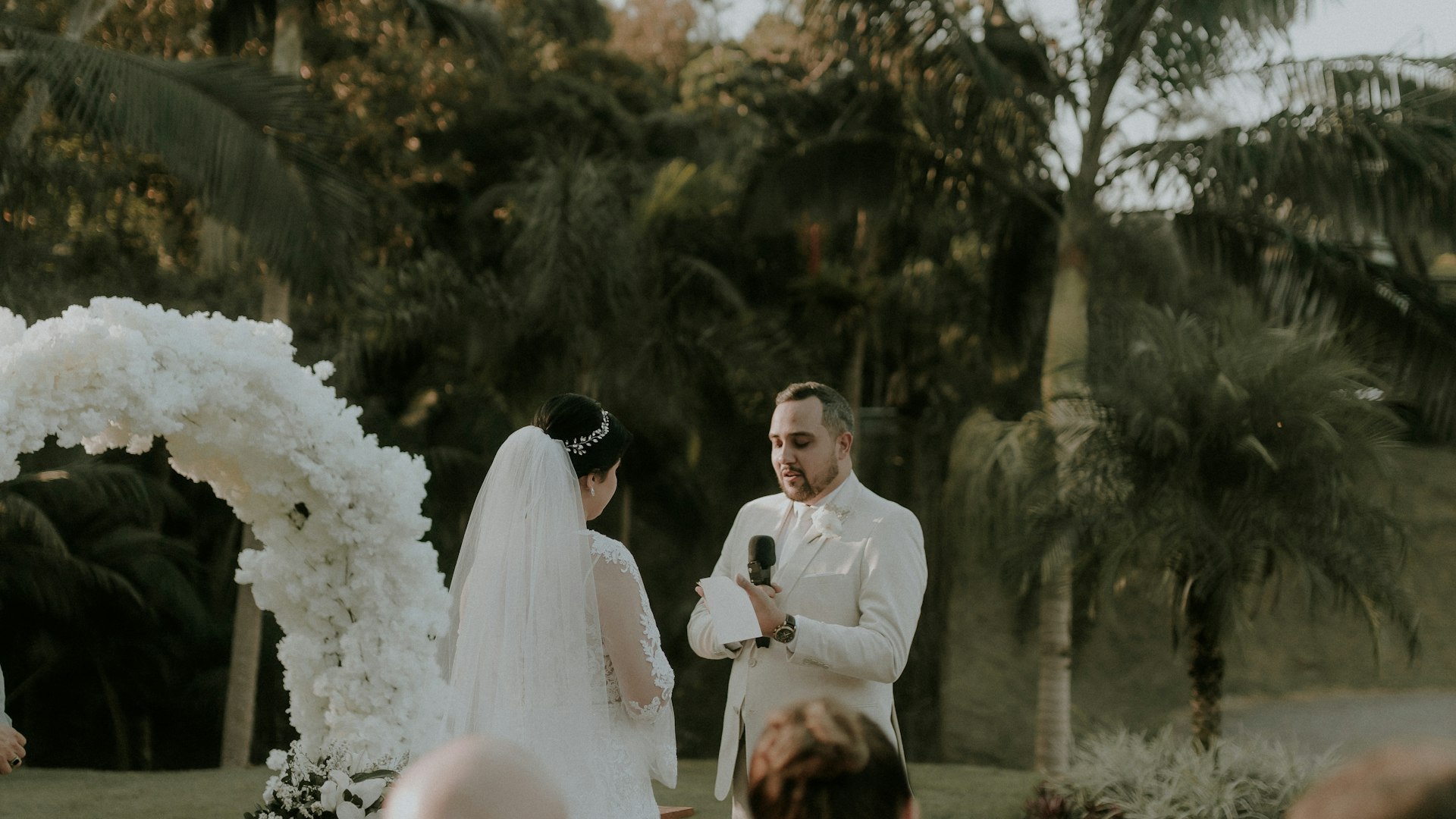 Hochzeitszeremonie im Freien — Freie Trauung unter freiem Himmel